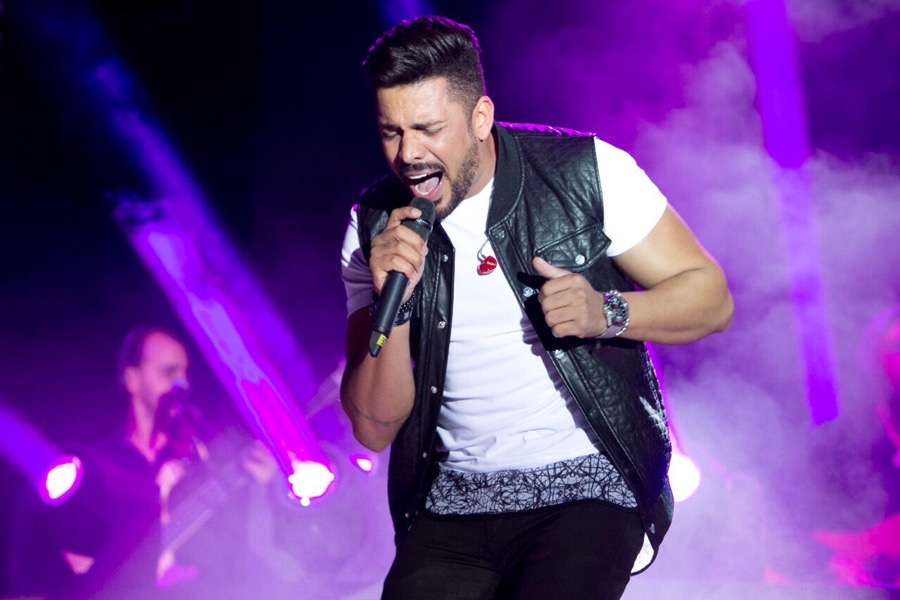 Um dos maiores compositores da atualidade se apresenta no Jonas Intense; conheça Thalles Lessa
