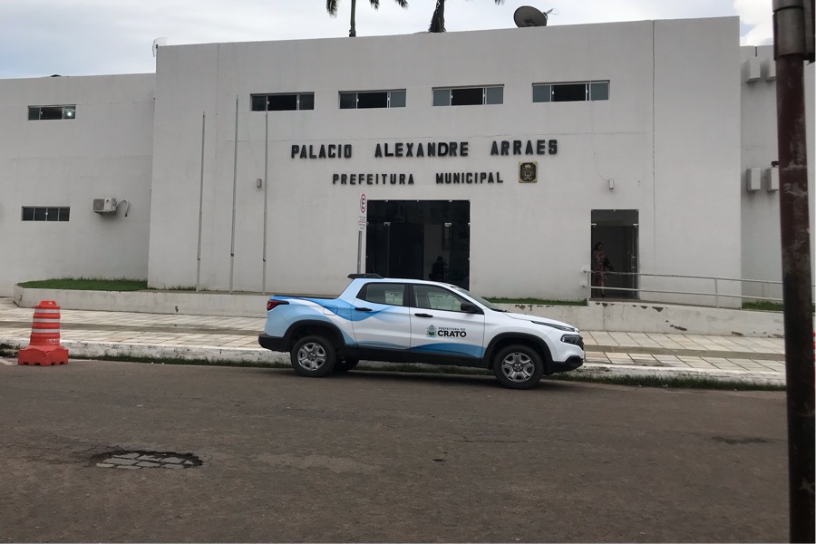 Vandalismo: Fechaduras de prédios públicos são coladas em Crato-CE