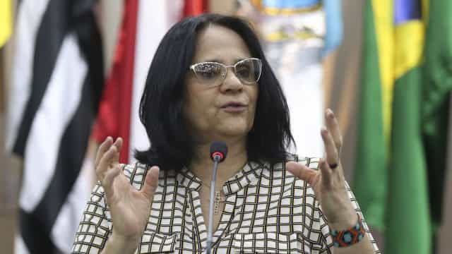 Procuradoria pede que Damares revogue nomeações de Comissão de Anistia