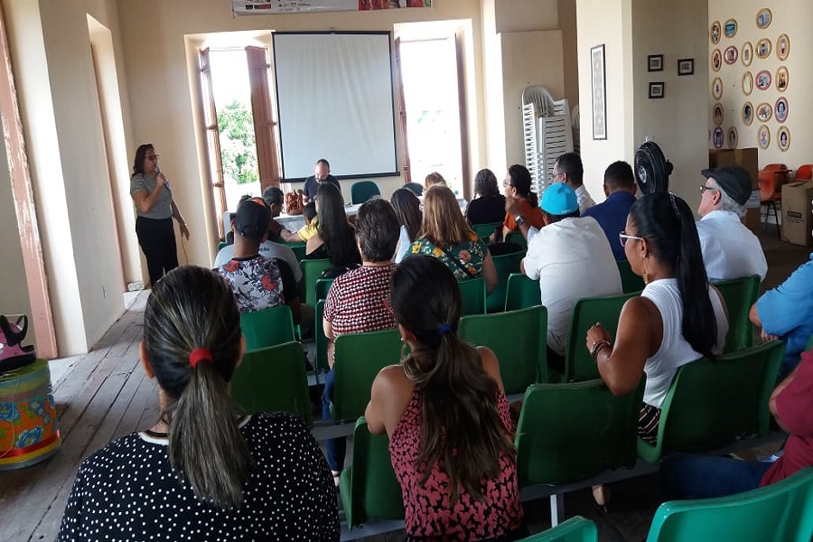 Festa do Pau da Bandeira é tema de reunião na Escola Saberes em Barbalha