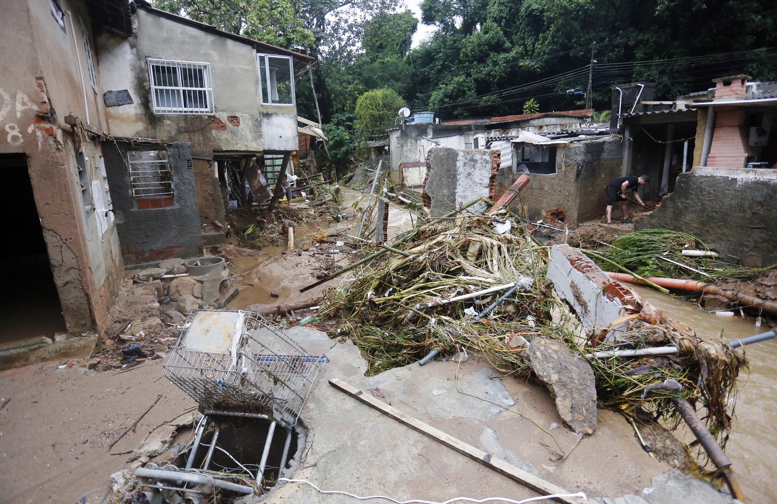 Especialistas explicam causas e soluções para transtornos causados por temporais no Rio
