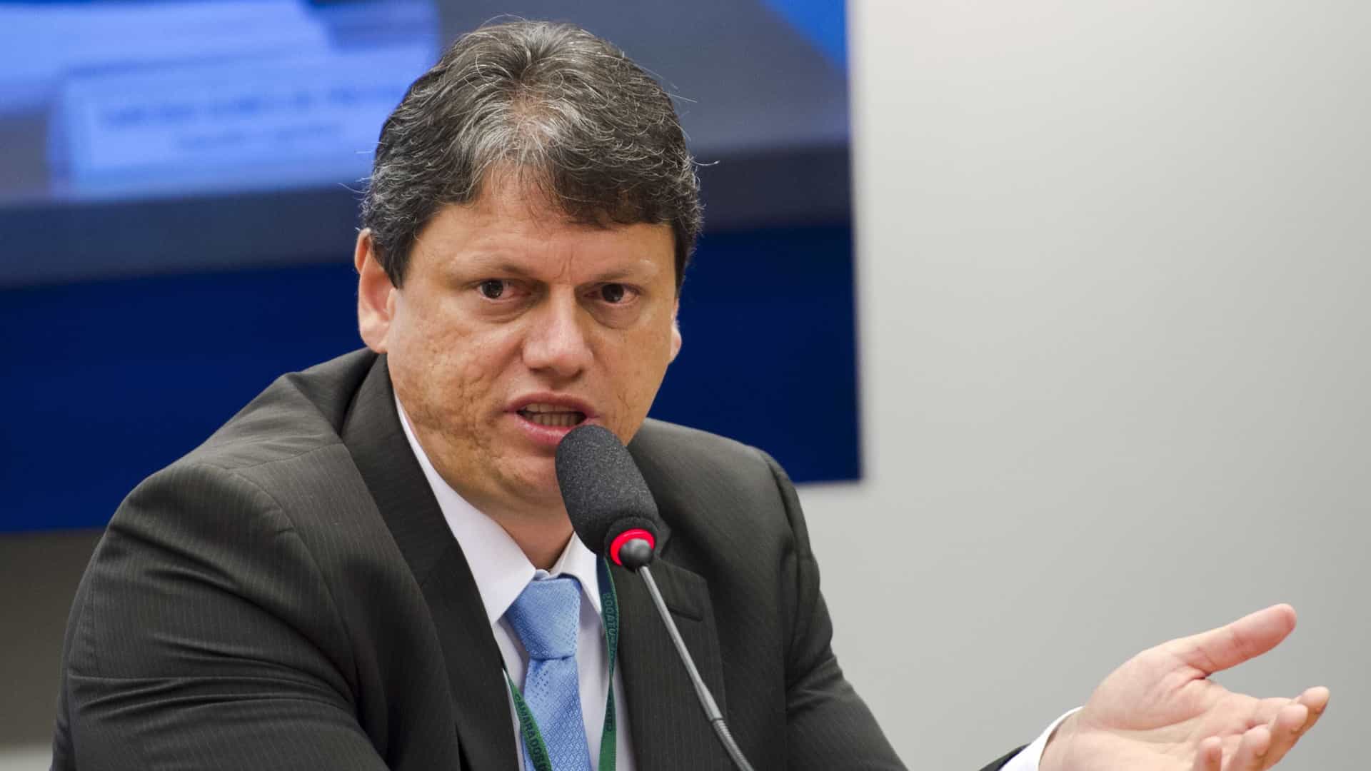 Ministro não vê pontos negativos da PEC do Orçamento na Infraestrutura