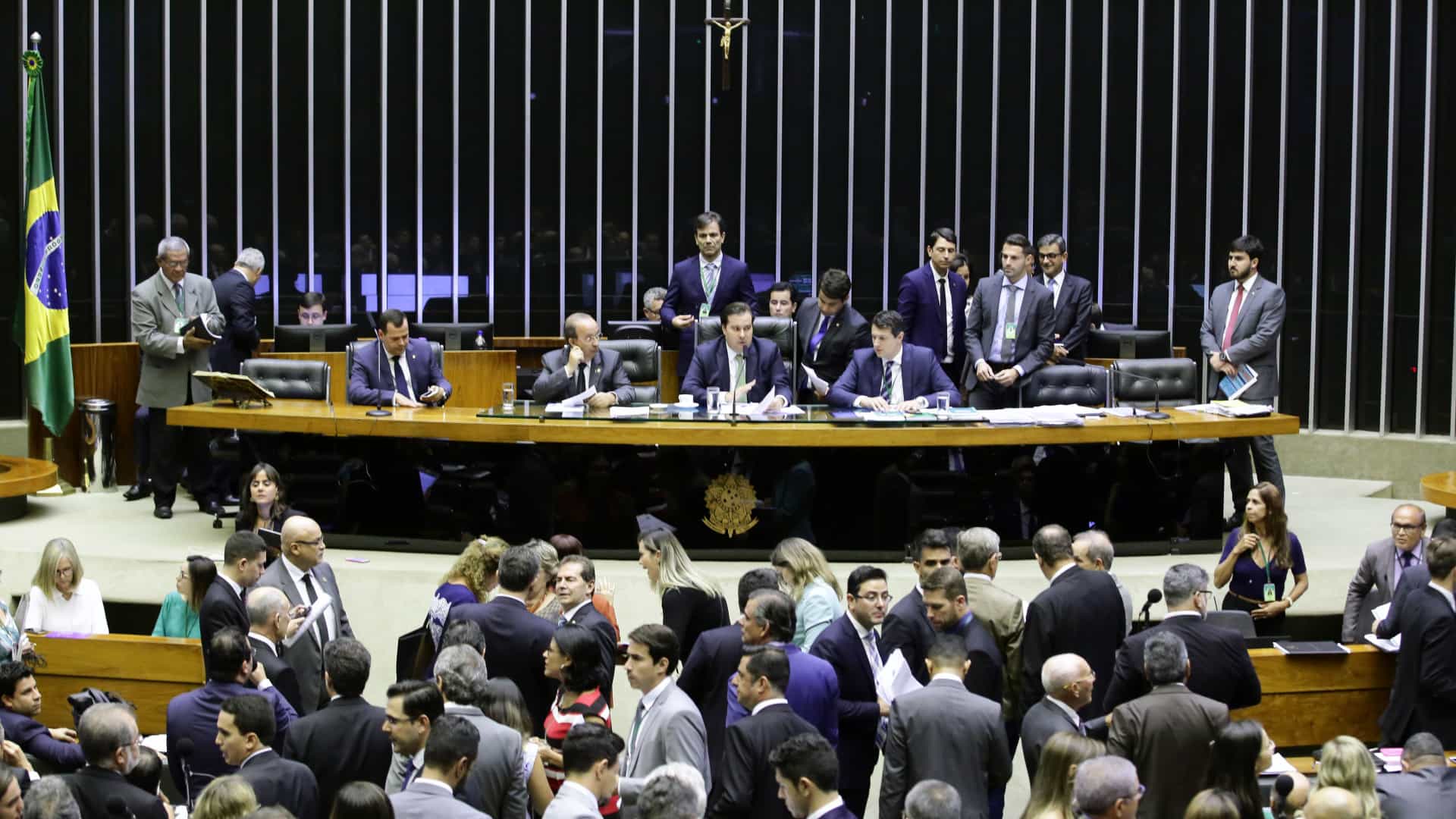 CCJ aprova admissibilidade da reforma da Previdência por 48 votos a 18