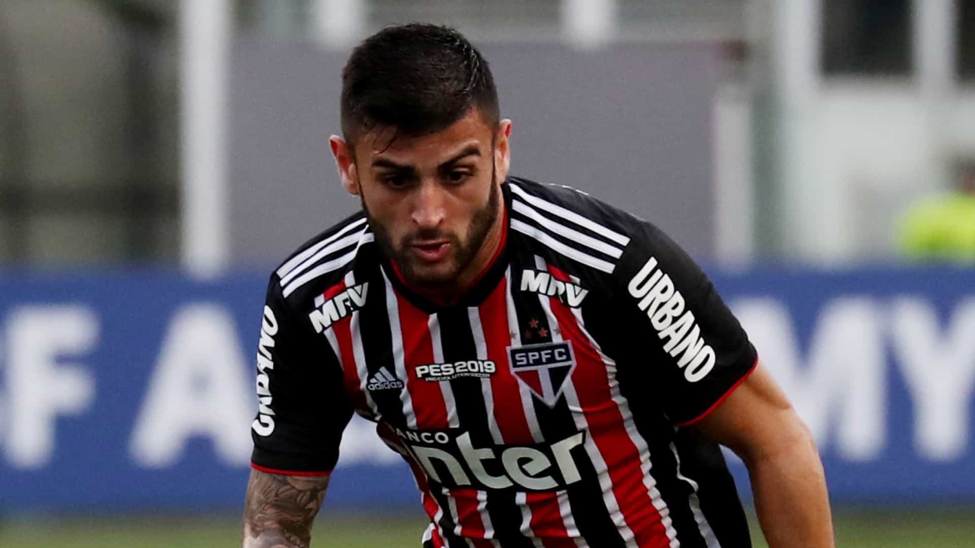 Liziero deve desfalcar o São Paulo na estreia no Campeonato Brasileiro
