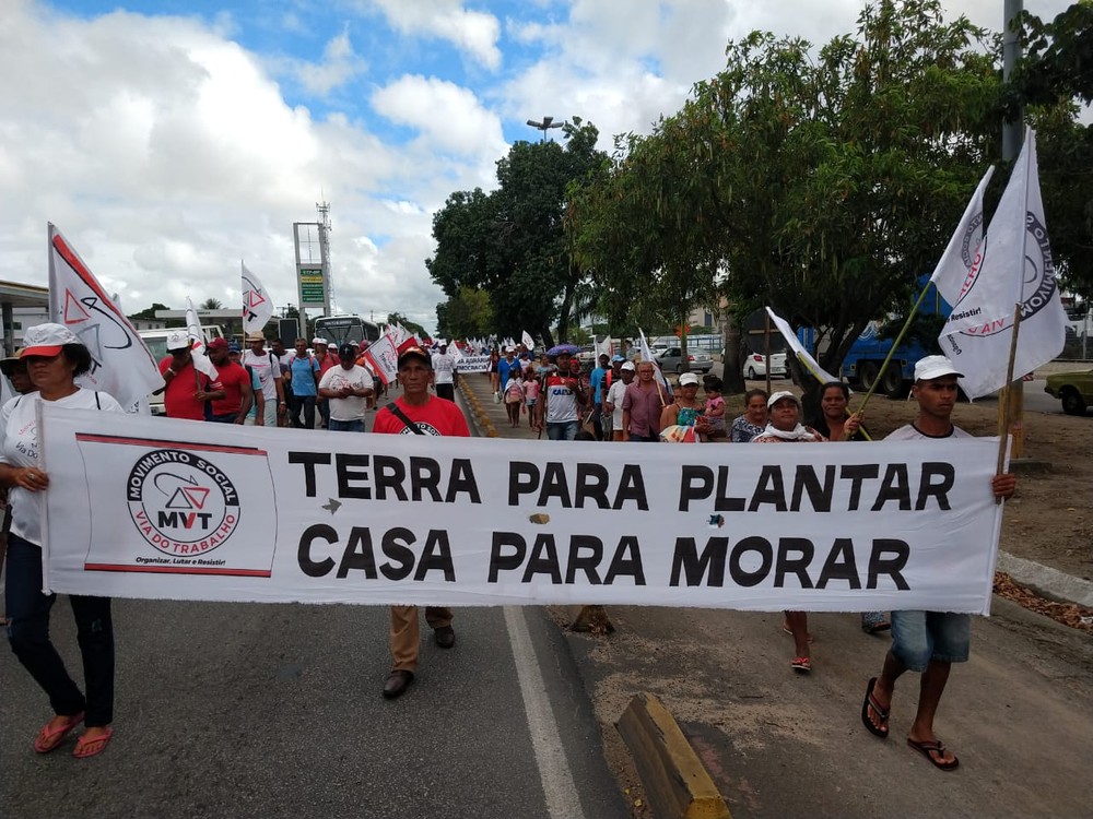 Trabalhadores rurais fazem caminhada em Maceió em defesa da reforma agrária