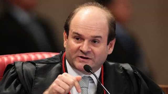 Bolsonaro reconduz ministro Tarcisio Vieira ao TSE