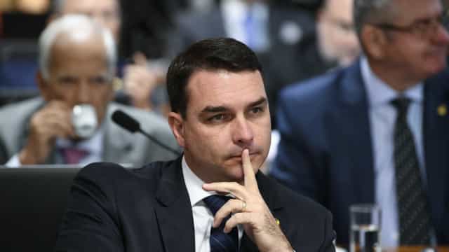 Flávio diz que seu erro pode ter sido ‘confiar demais’ no Queiroz