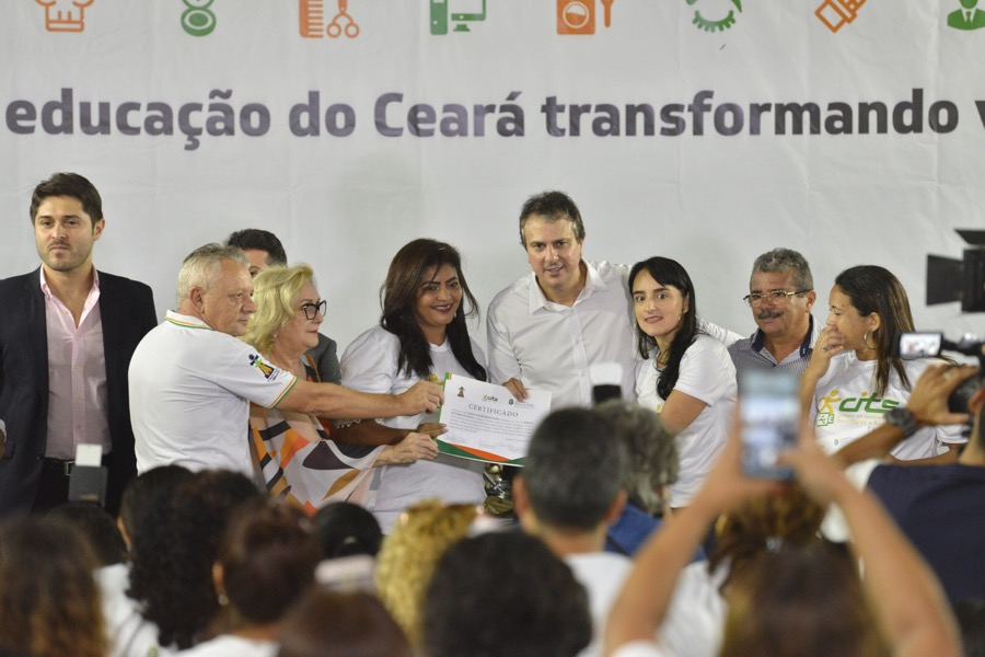 Governo entrega certificados de qualificação profissional pelos CITS e anuncia mais de 4,7 mil vagas para 2019