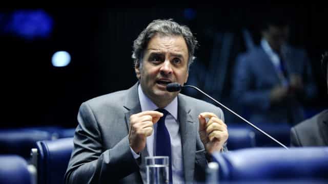 Juiz determina bloqueio de até R$ 128 milhões de Aécio