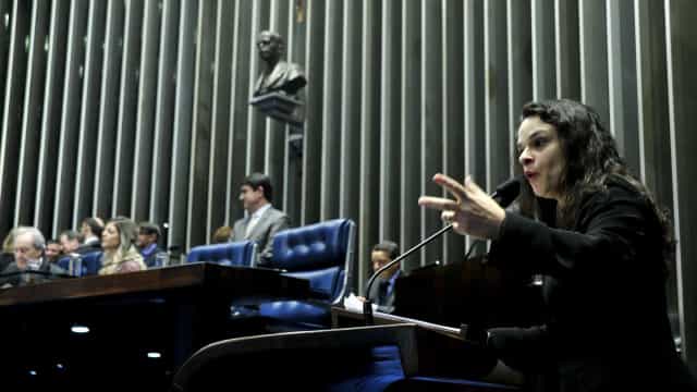 Janaina Paschoal se diz contra manifestação de apoio a Bolsonaro
