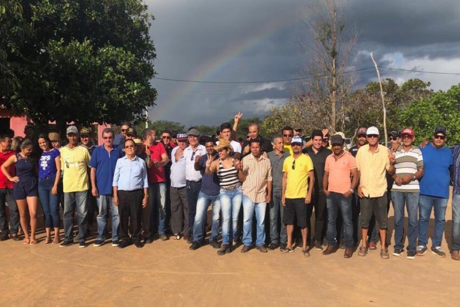 Prefeito de Santana do Cariri consegue unir todos os grupos políticos contra sua gestão
