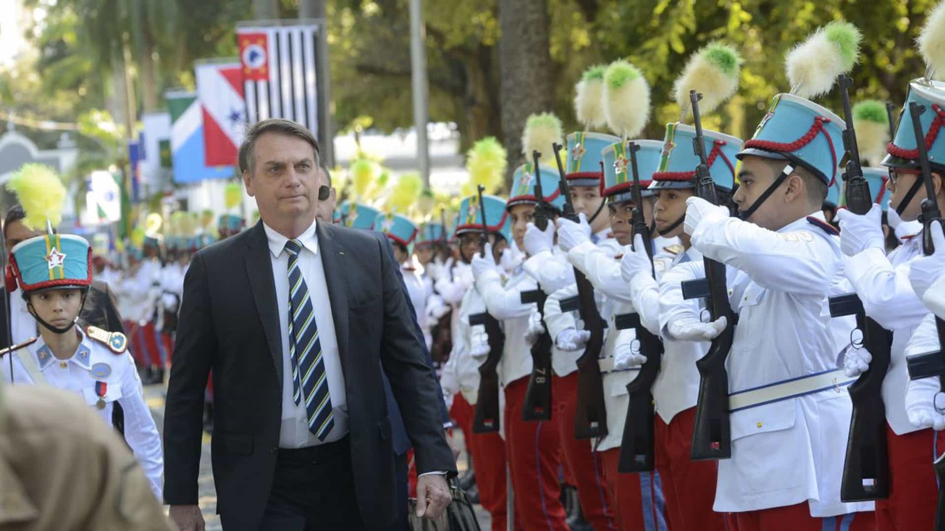 Porta-voz diz que colégios militares não terão corte orçamentário