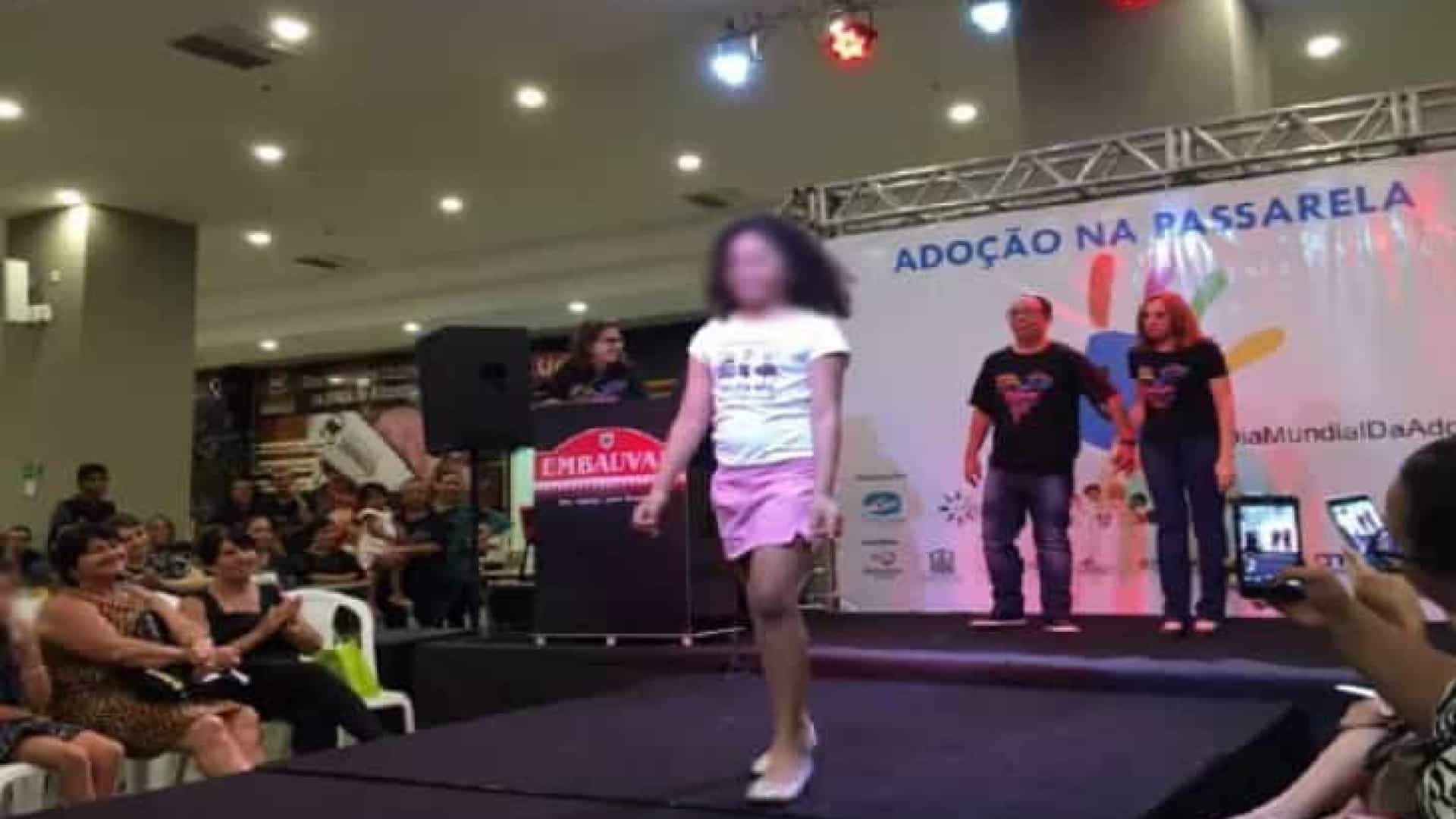 ‘Passarela de adoção’ causa polêmica em Cuiabá