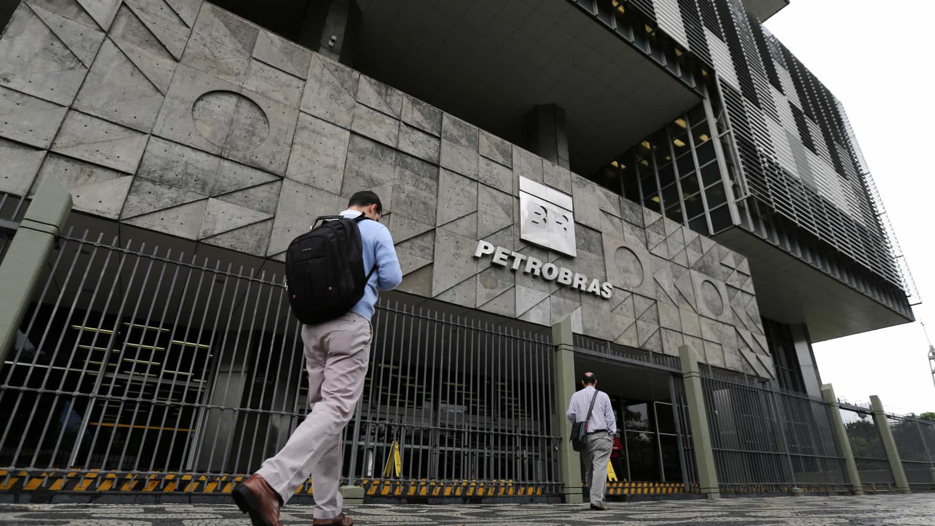 Petrobrás veta funcionário que não aderir a PDV em plano futuro