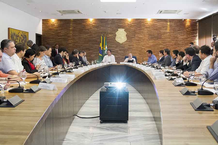 Governo se reúne com a direção nacional da Caixa para discutir ações em parceria com o Estado
