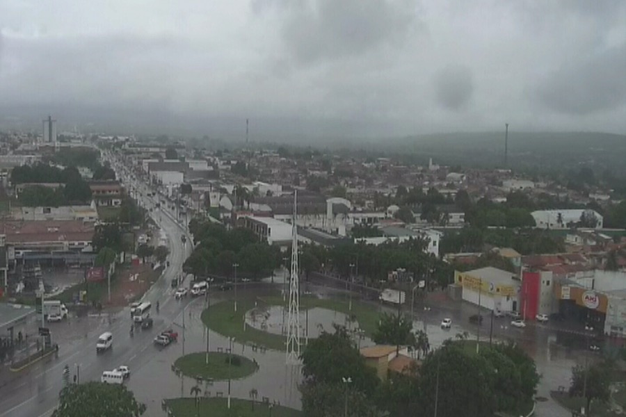 Chove no Cariri durante a madrugada e Funceme registra chuvas em mais de 100 milímetros em município da região