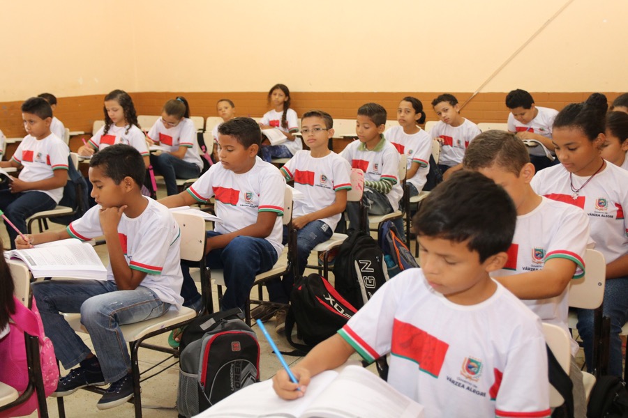 Com 4 Escolas Nota 10 Várzea Alegre é destaque no SPAECE na CREDE 17