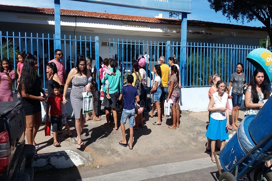 Unidades de saúde têm movimentação intensa na manhã desta segunda-feira em Juazeiro do Norte