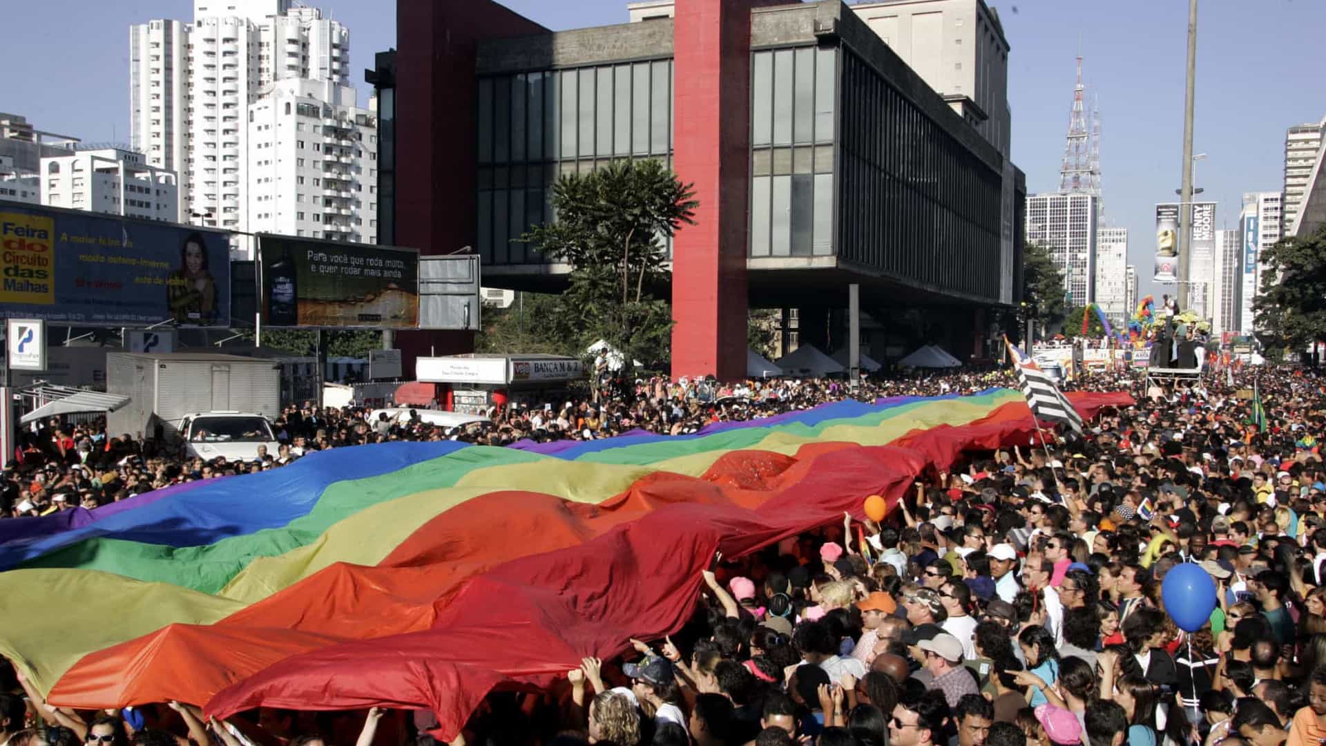 Prefeitura de SP espera mais de 3 milhões de pessoas na parada LGBT