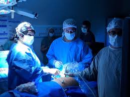 Médicos operam intestino de feto ainda na barriga da mãe no interior de SP