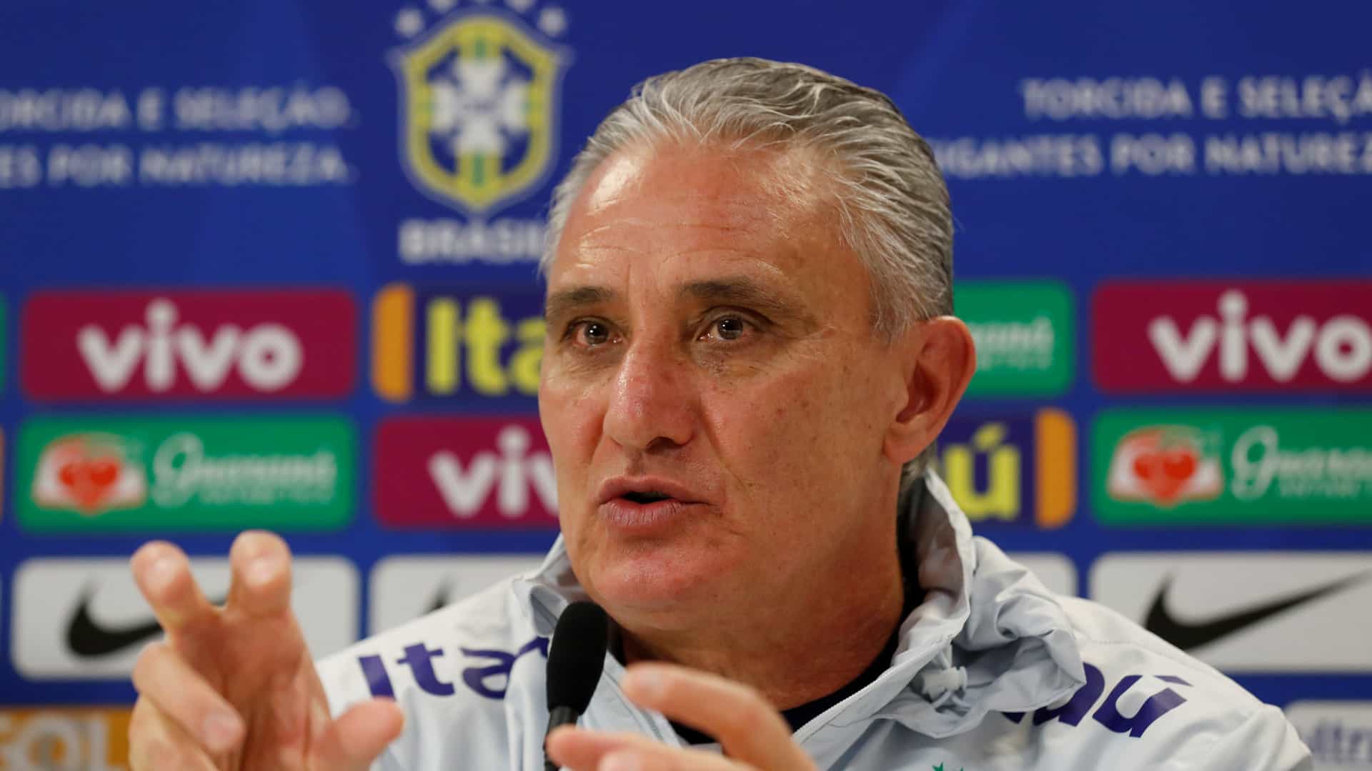 Tite vibra com classificação, mas detona Arena do Grêmio: ‘Um absurdo’