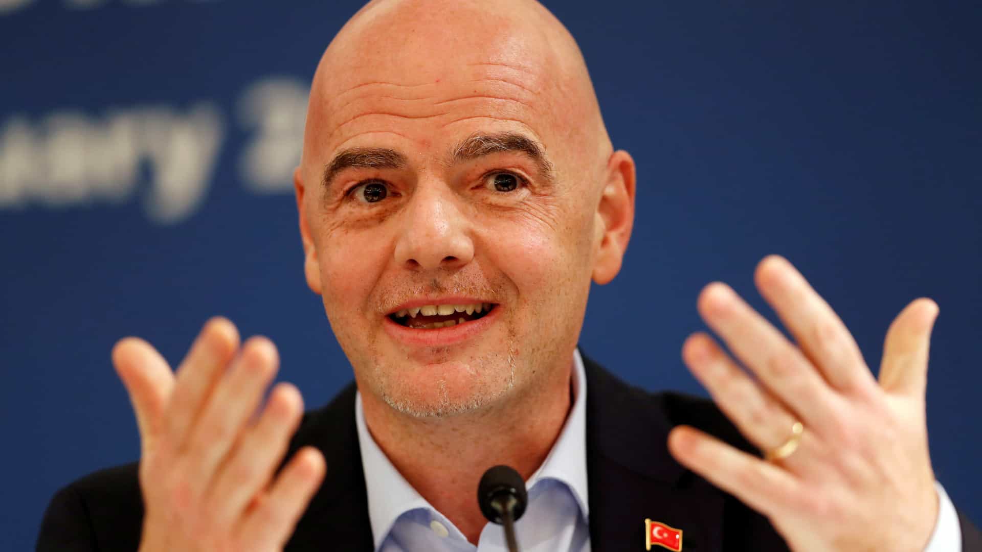 Sem adversários, Infantino é reeleito presidente da Fifa até 2023