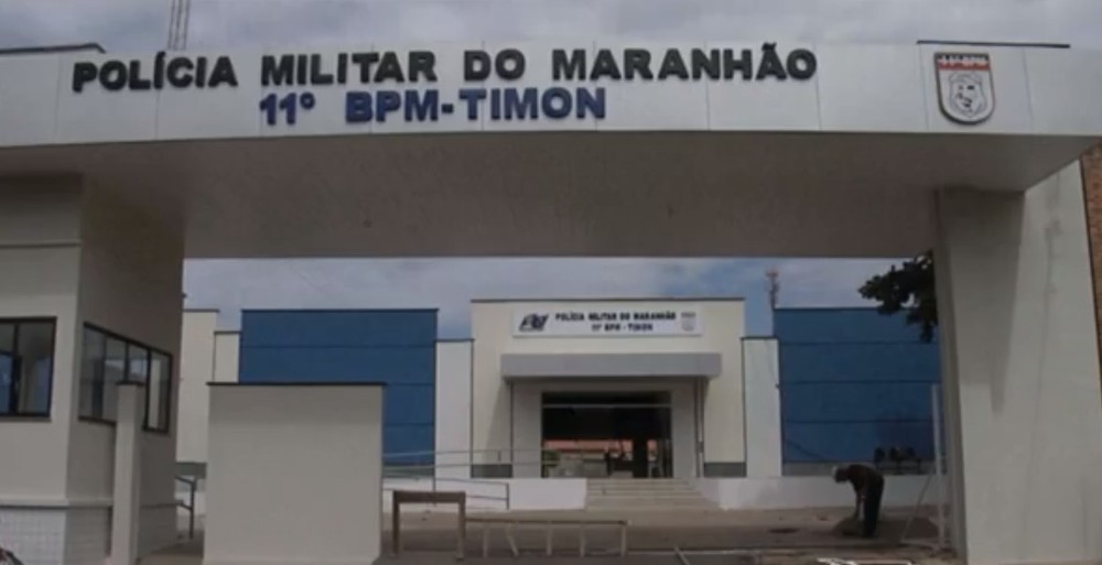 Vigilante troca tiros com assaltantes dentro de escola e jovem é baleada em Timon