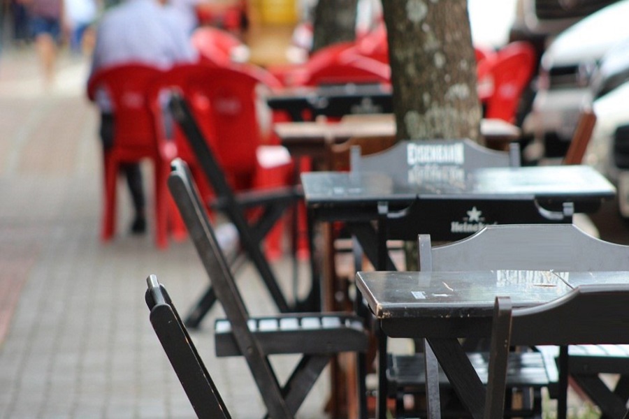 Audiência pública discute uso de calçadas por bares e restaurantes em Juazeiro do Norte