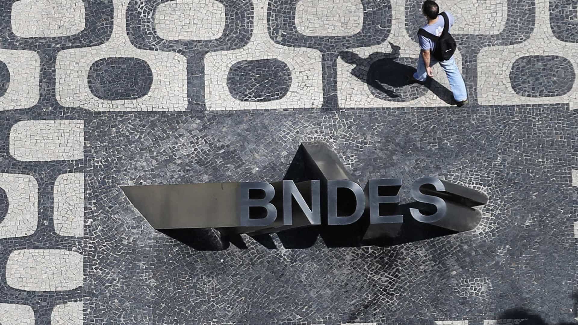 BNDES pretende vender R$ 100 bi em participações