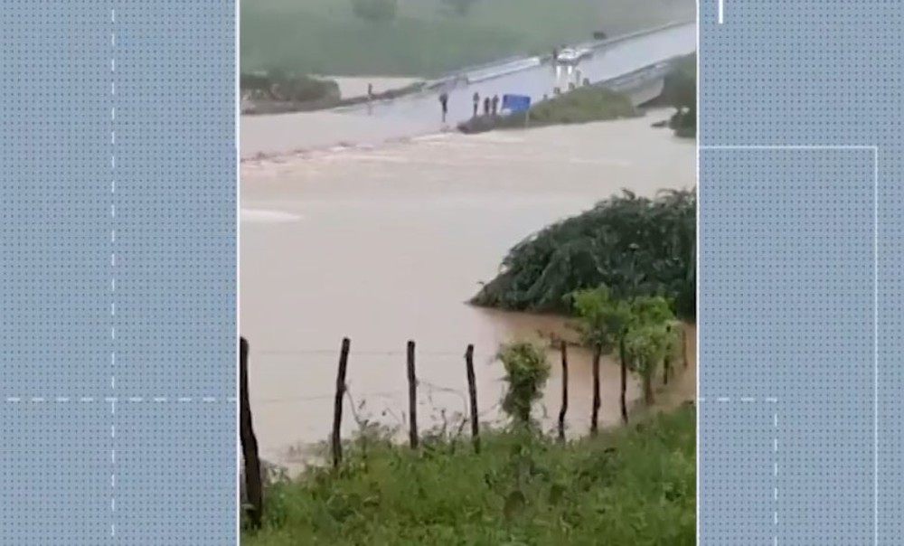 Barragem se rompe em Pedro Alexandre, na Bahia; prefeito de cidade vizinha pede a moradores que deixem suas casas