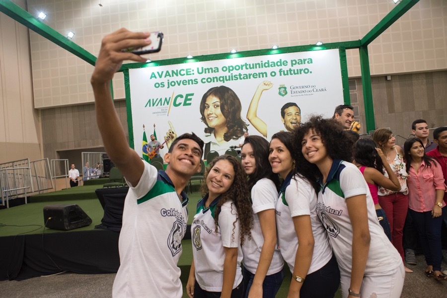 Governo do Ceará divulga alunos selecionados para receber bolsa do Programa AvanCE