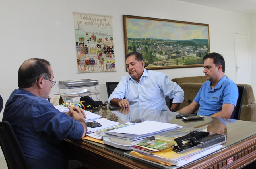 Em reunião, Zé Ailton assegura investimentos do Estado no Crato