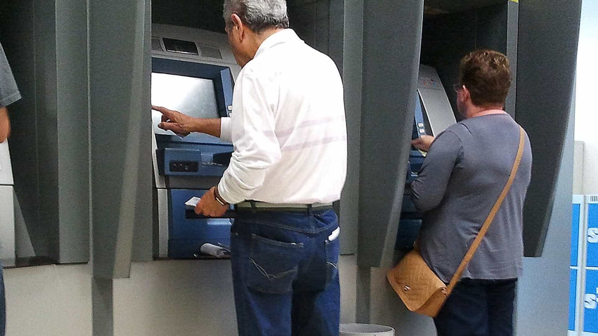 INSS começa a pagar hoje a primeira parcela do 13º dos aposentados