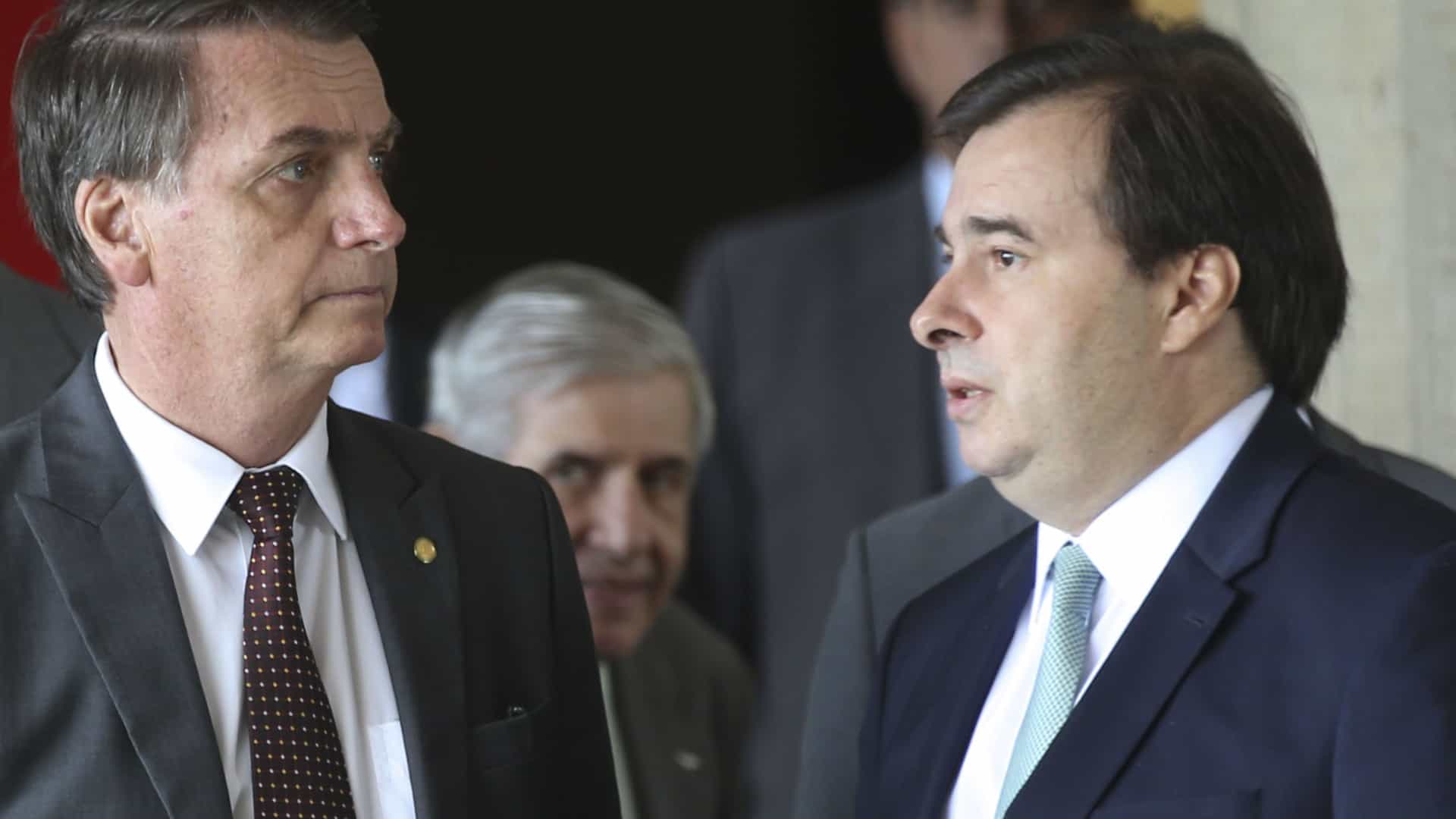 Maia diz que Brasil não deve abrir mão nem de R$ 1