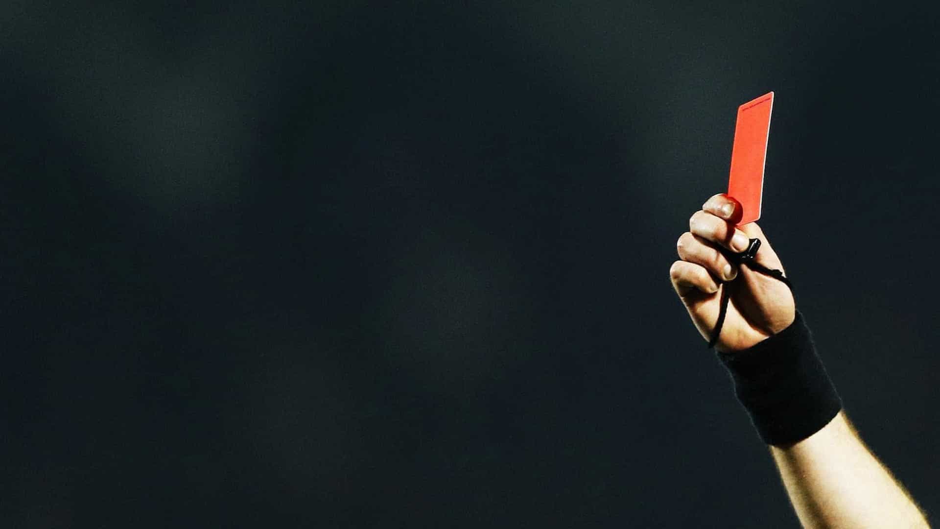 Árbitro relata homofobia em jogo e Vasco pode perder pontos