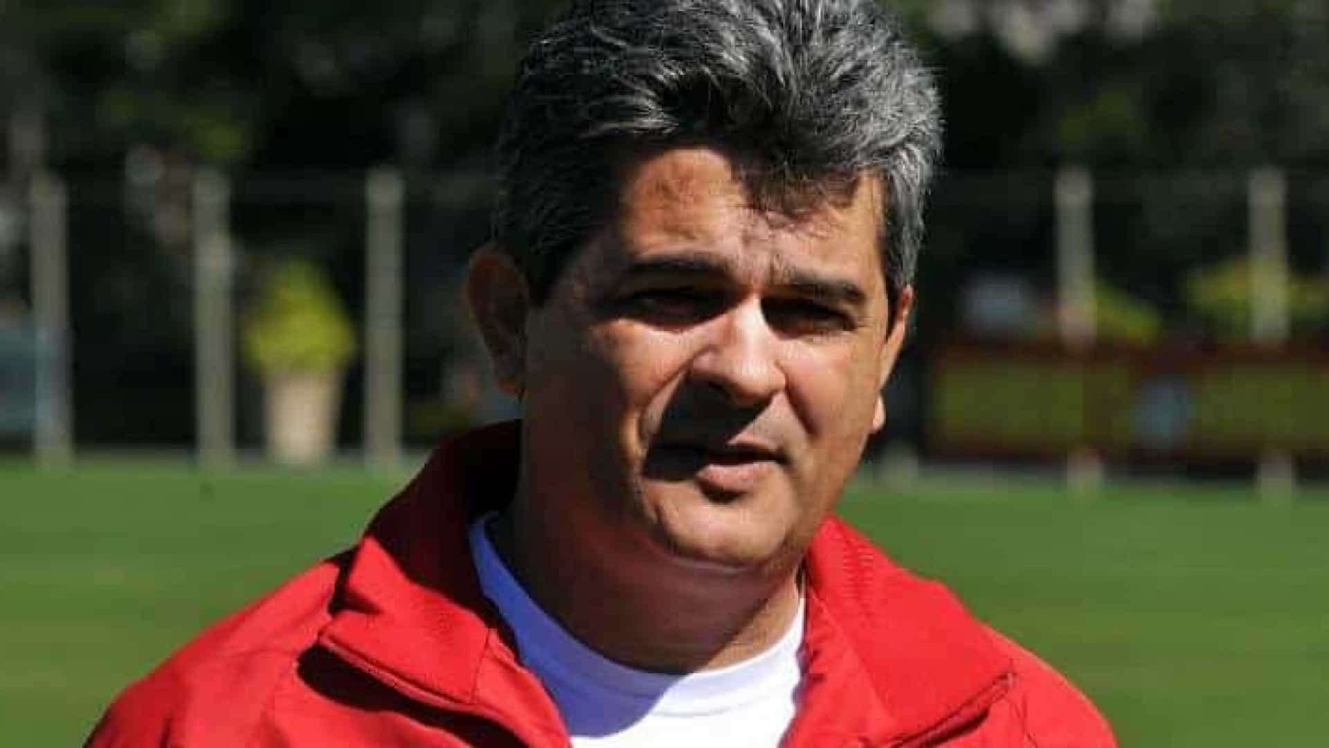 Diretoria do Goiás oficializa contratação do técnico Ney Franco
