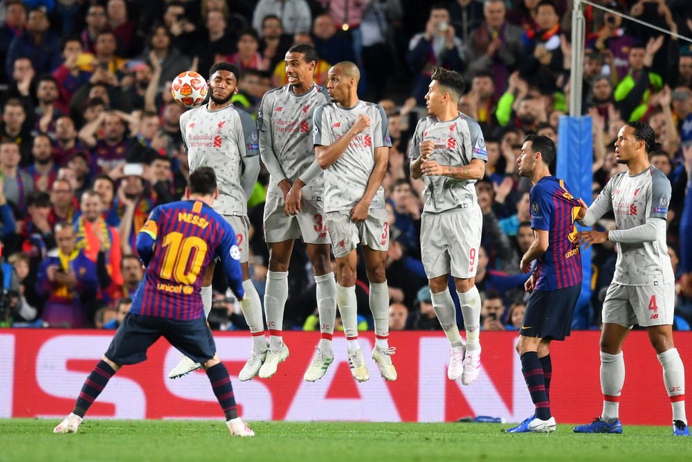 Golaço de falta contra o Liverpool rende a Messi o prêmio de gol mais bonito da última Champions