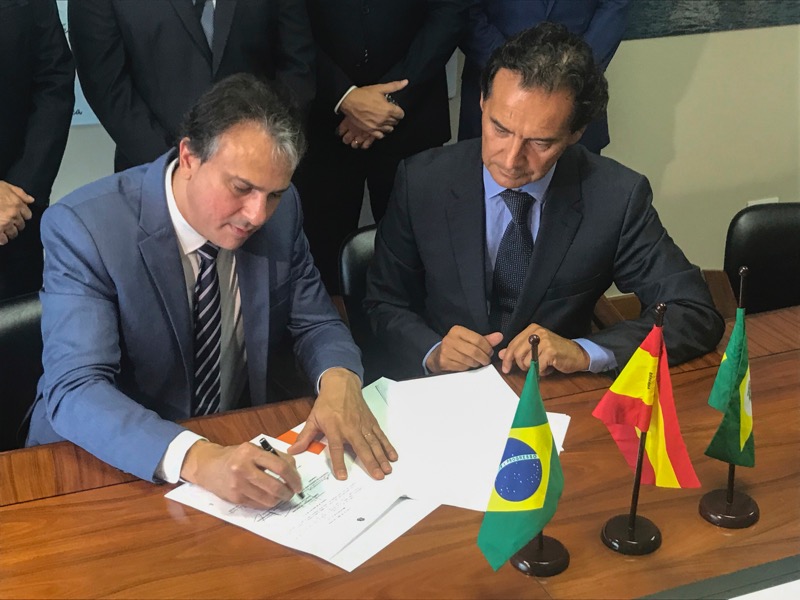 Espanha: governador assina acordo para mais duas fábricas no Ceará