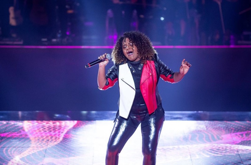 Caririense, Ana Ruth, emociona platéia e continua na disputa no ‘The Voice Brasil’