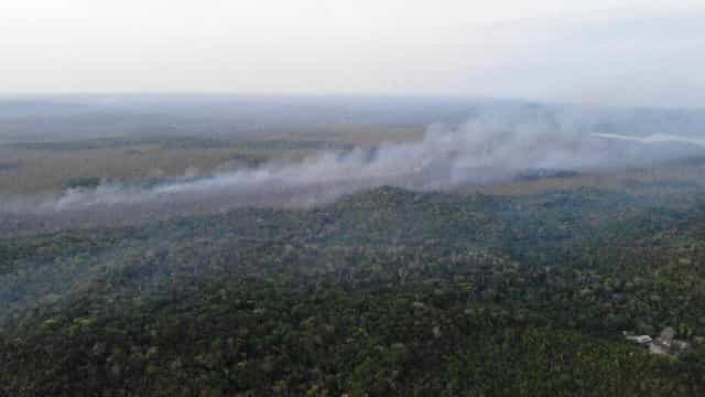 Incêndio em Alter no Chão se agrava e estado pede ajuda