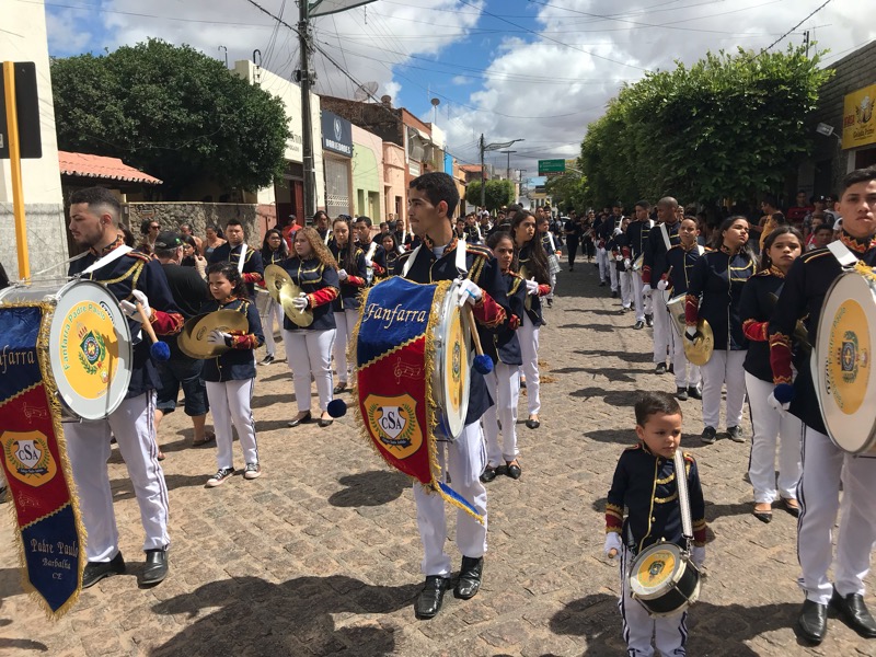 7 de setembro: Desfile cívico em Barbalha é marcado por tradição, talento e amor à nação