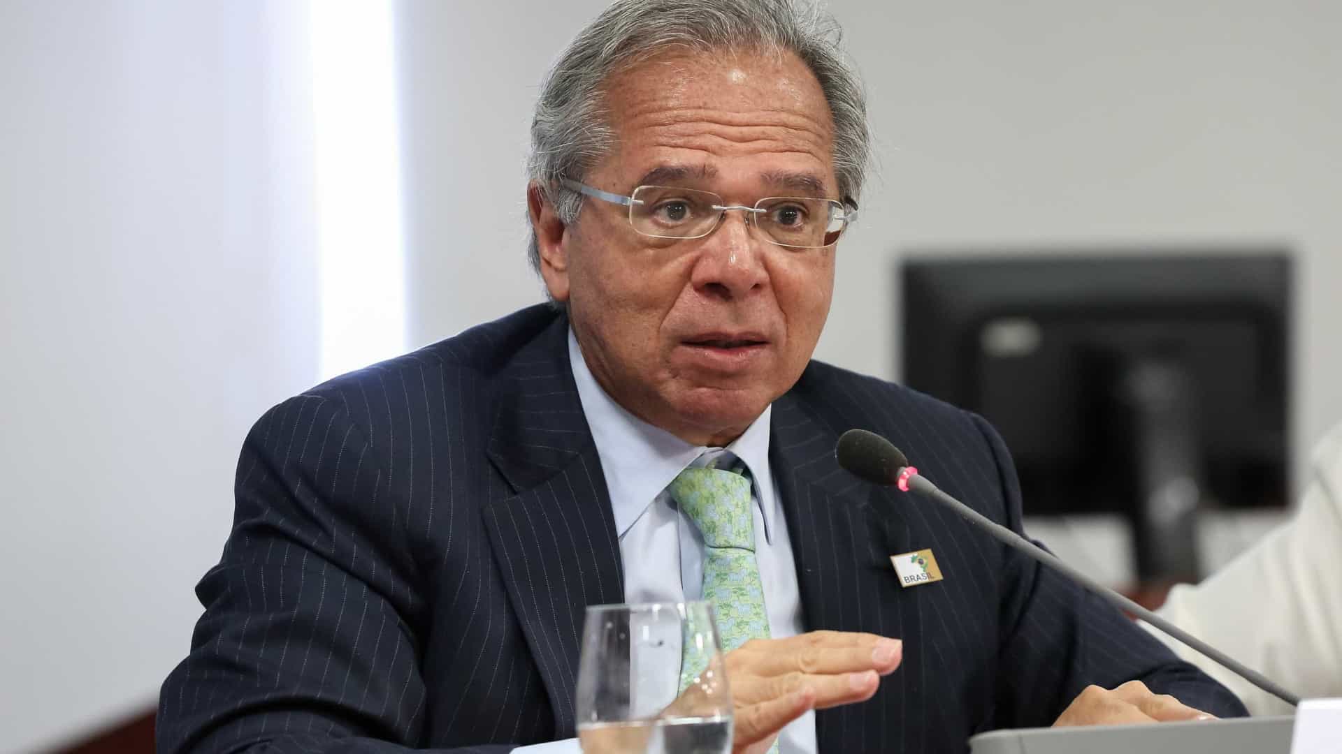 Governo quer desonerar folha para contratar