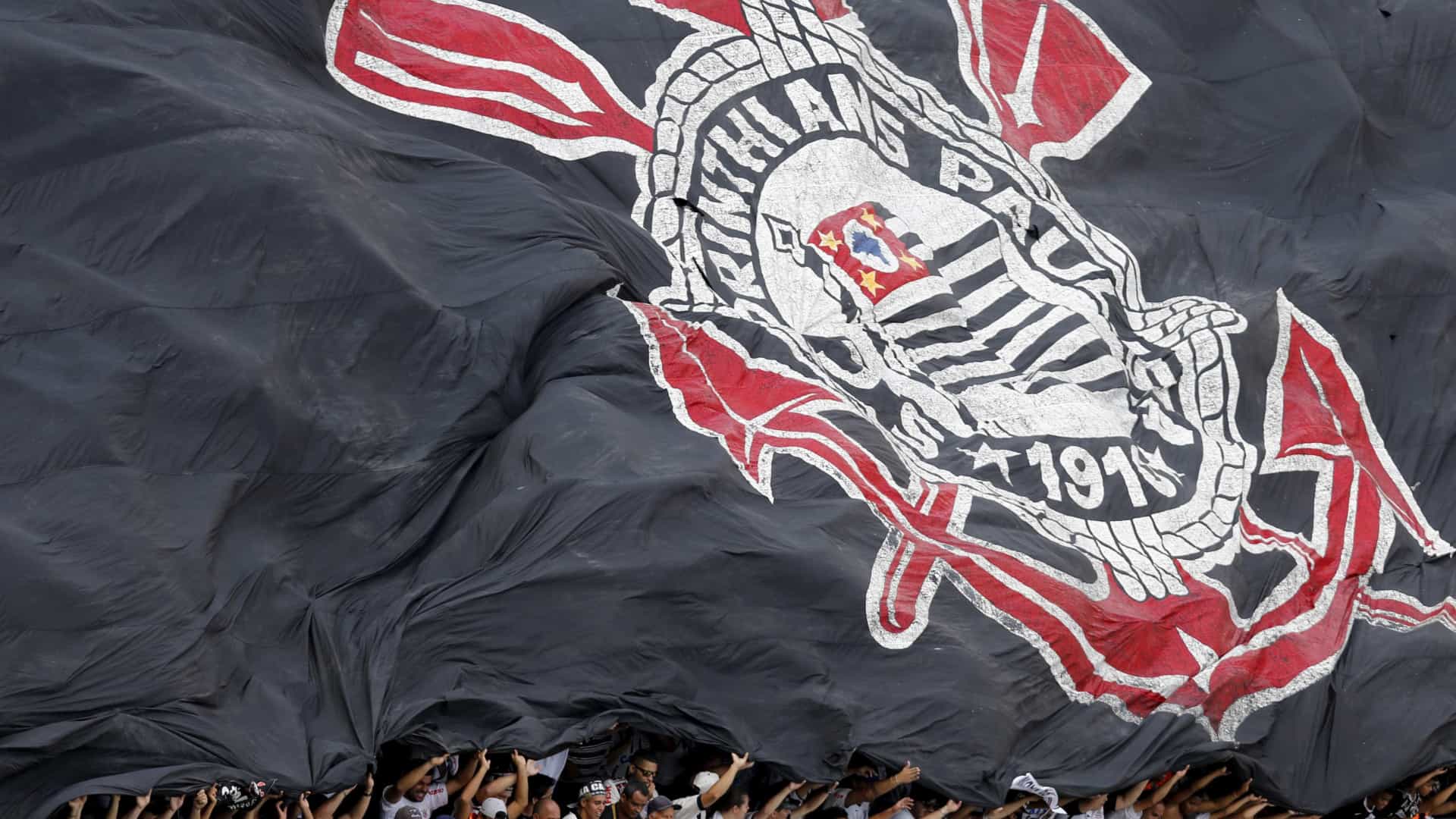 Corinthians vence em jogo repleto de intervenções do VAR