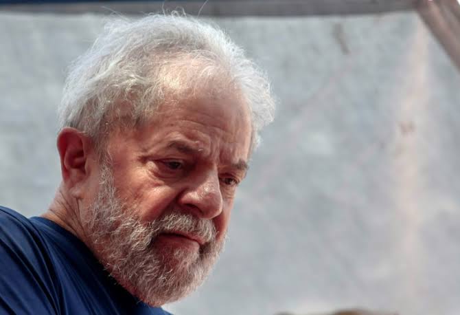 Lula deve pagar multa de R$ 4,9 mi para migrar ao semiaberto