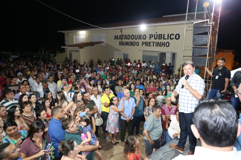 Com autoridades do Estado, locais e a população, prefeito Zé Helder inaugurou o matadouro público de Várzea Alegre
