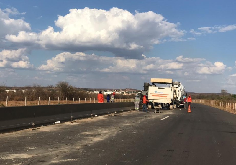 Duplicação da via que liga Barbalha a Missão Velha terá blocos de concreto dividindo a pista