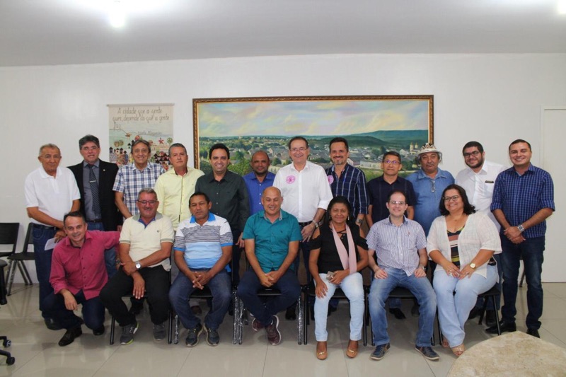 Zé Ailton reúne base para discutir reeleição