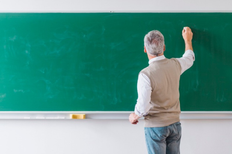UFCA divulga edital de concurso para professor