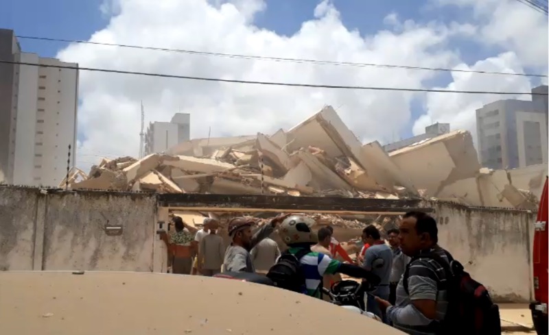 Prédio desaba deixando feridos e possíveis mortos em  Fortaleza-CE