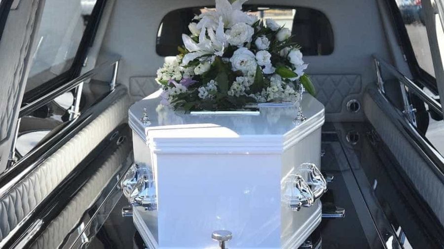 Funerária que recusou enterro em SP é condenada a indenizar viúva